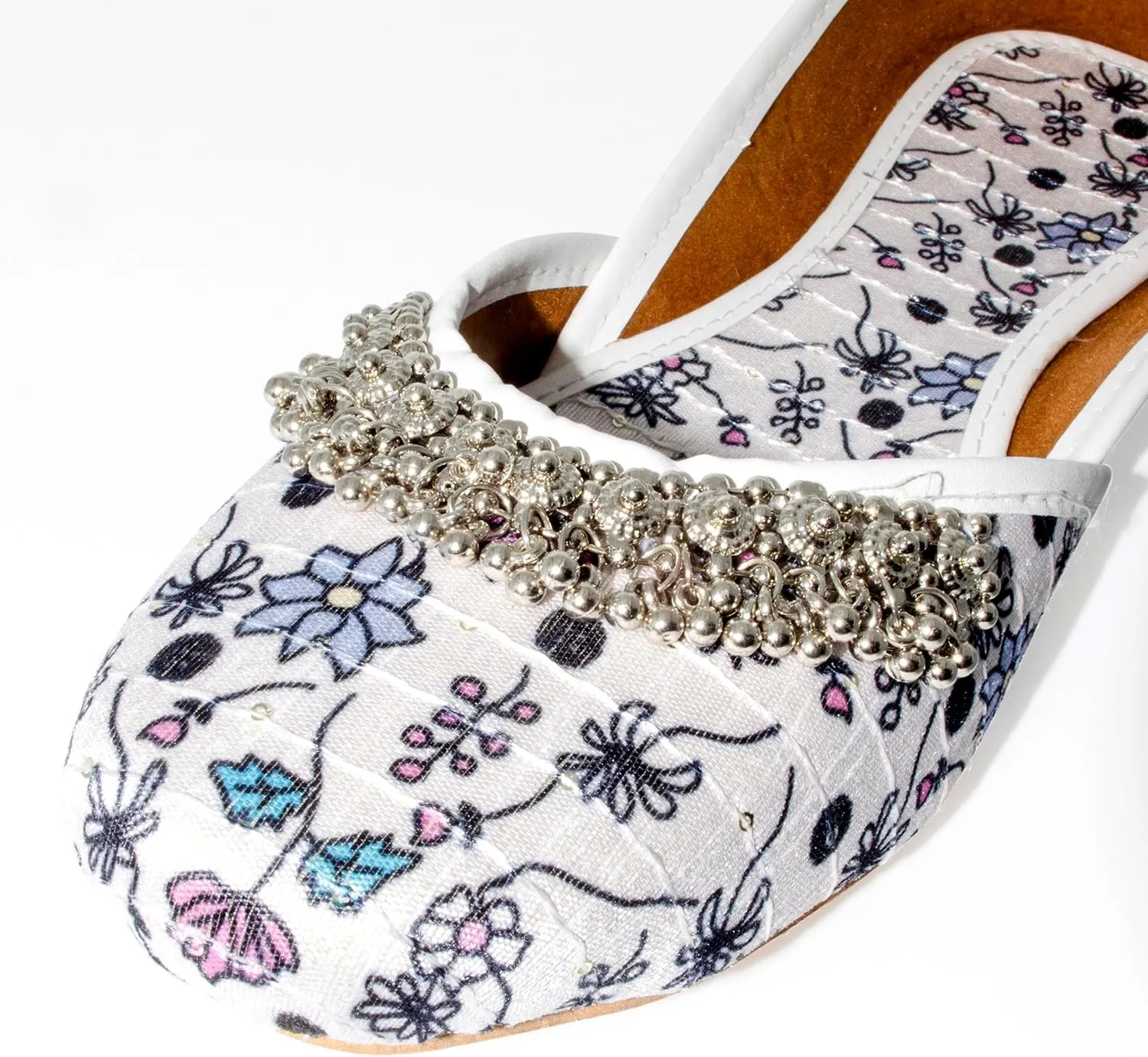 Chandrakala Payal Mojaris for Women, Flats Punjabi Jutti Embellished Khussa (WF154-P)