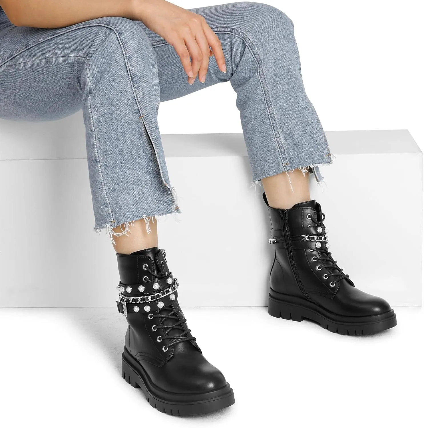 DREAM PAIRS Women's Fashion Platform Combat Boots Lace Up Lug Sole Goth Ankle Booties Shoes