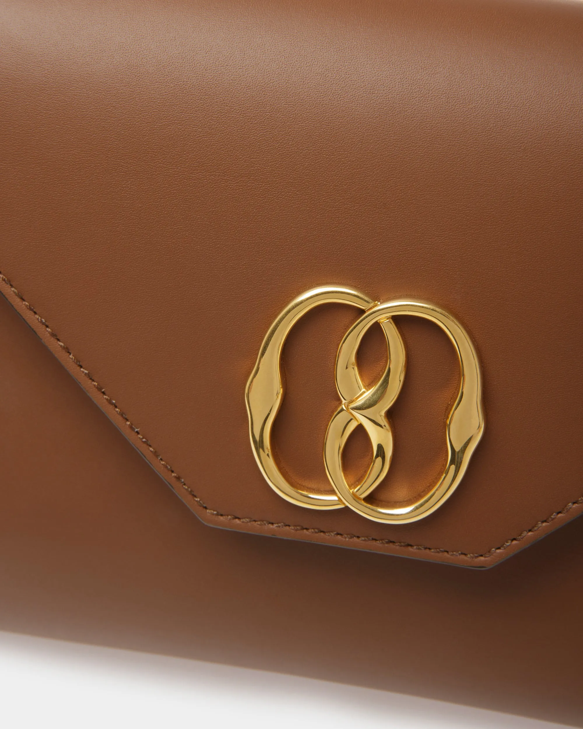 Emblem Trapeze M - Shoulder Bag