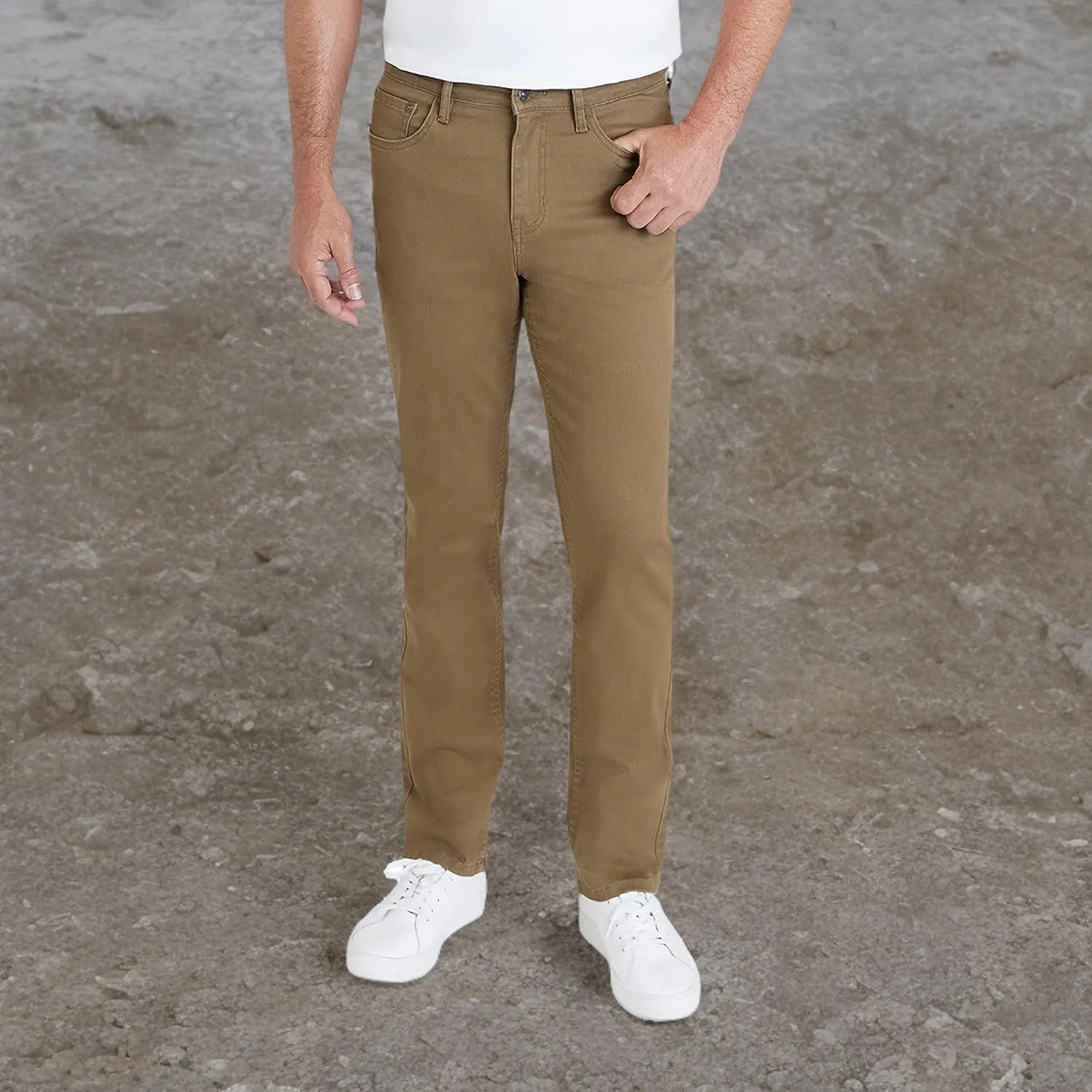 IZOD Men's Relaxed Fit Jeans - Classic 5-Pocket Comfort Stretch Denim - Straight Leg Casual Work Pants for Men