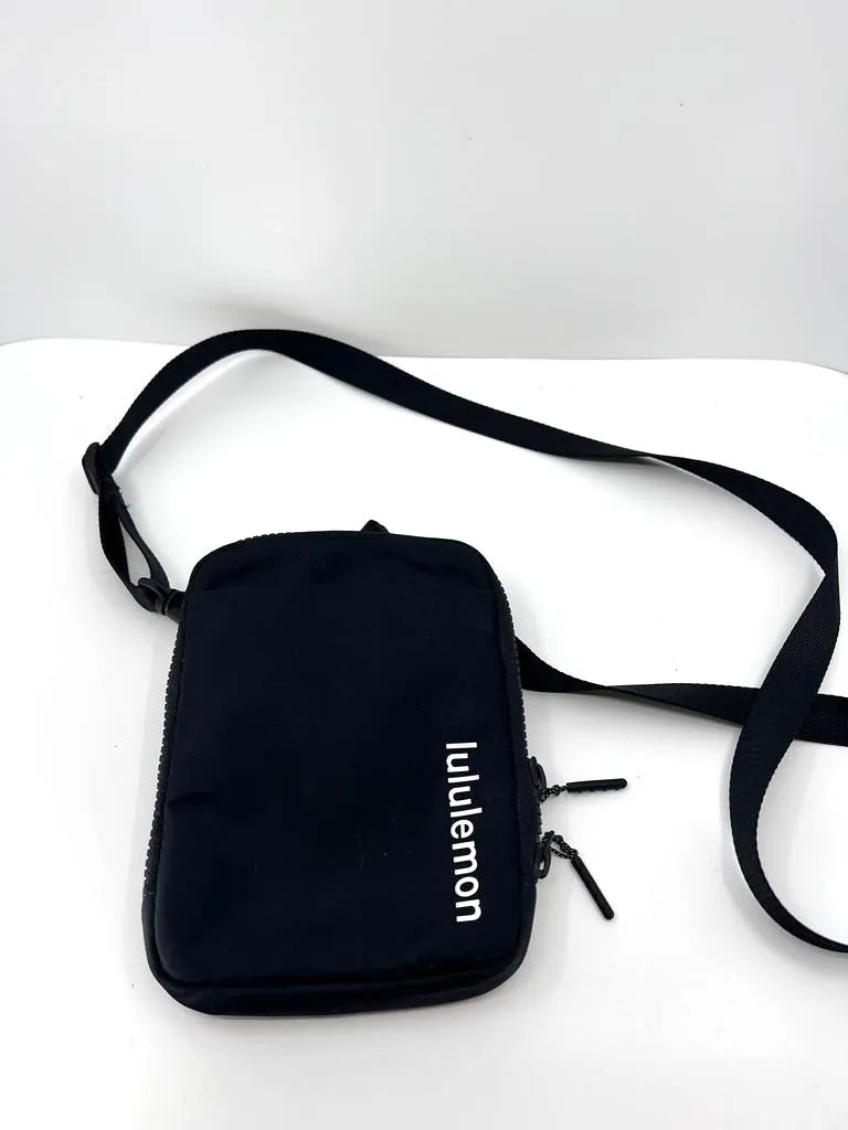 LULULEMON EASY ACCESS CROSSBODY BAG