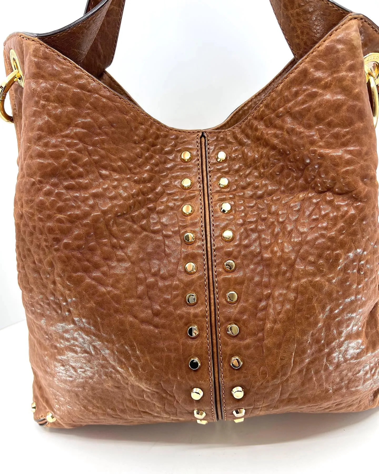 MICHAEL KORS ASTOR STUDDED LEATHER SHOULDER BAG