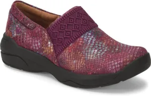 Nurse Mates Women's Cally Berry/Medium / 10