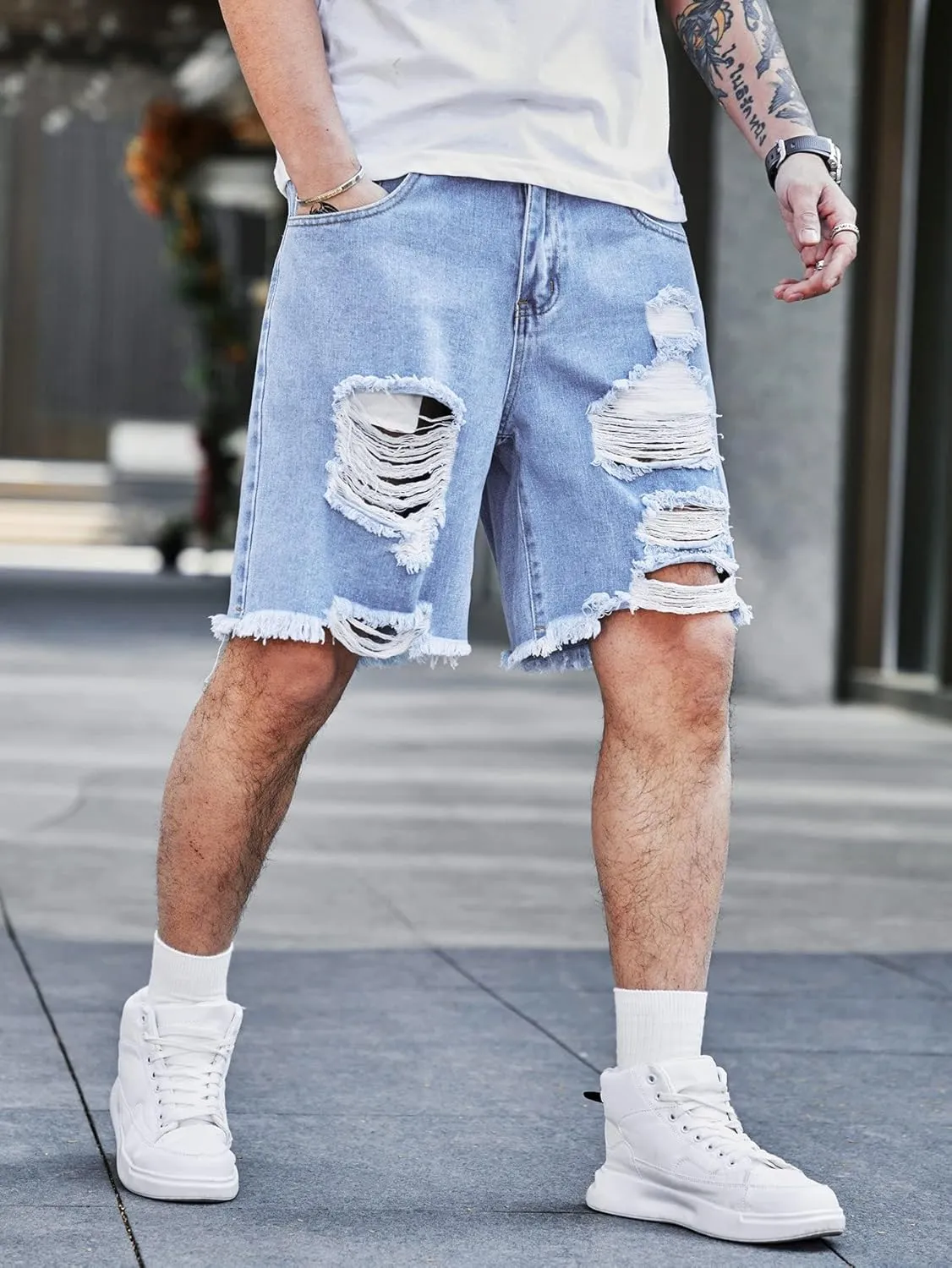 WDIRARA Men's Ripped Denim Shorts Straight Leg Raw Hem Frayed Distressed Jean Shorts Pants