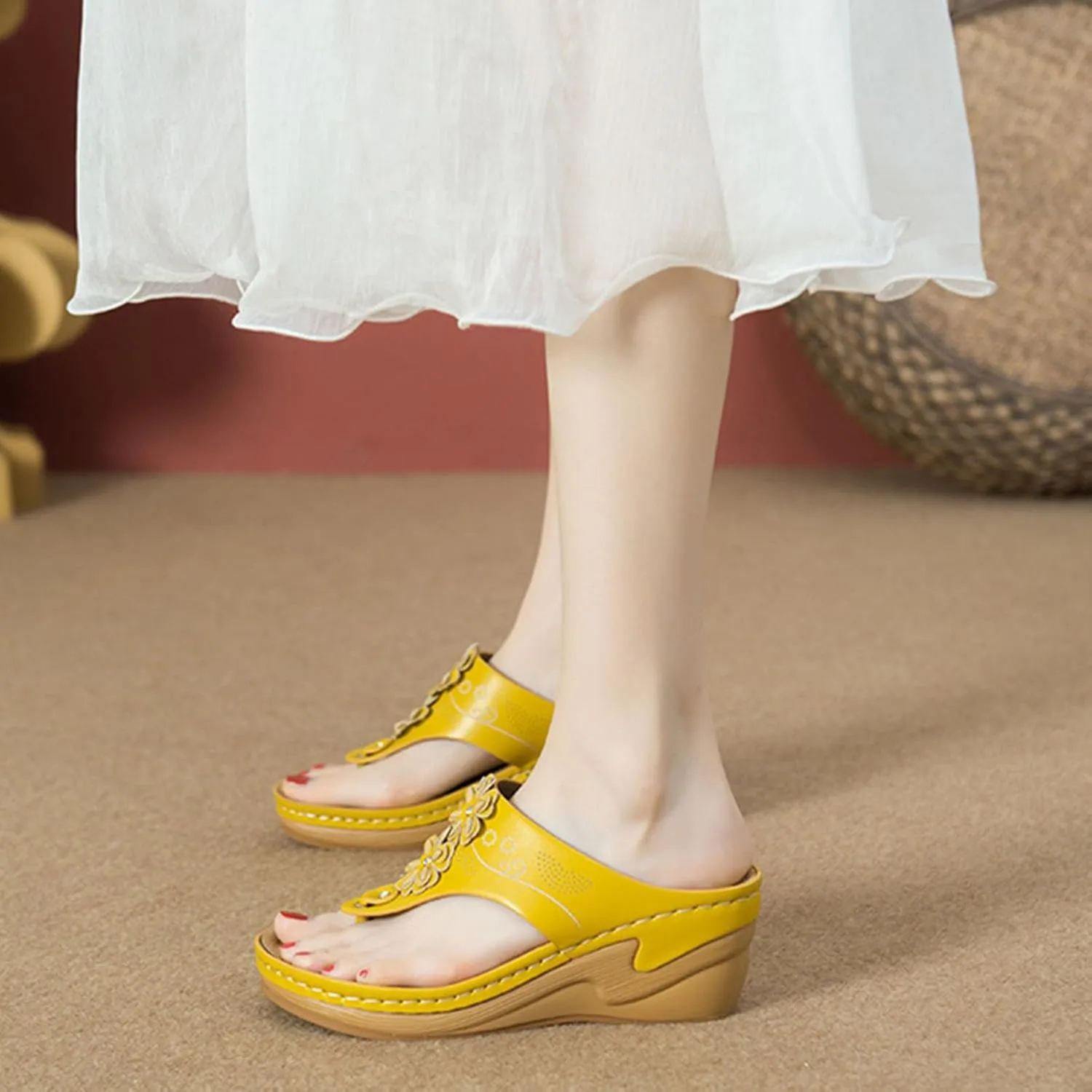 Women's Height Increasing Thong Sandal Arch Support Platform Trendy Slipper Clip Toe Floral Embellished Flip Flop