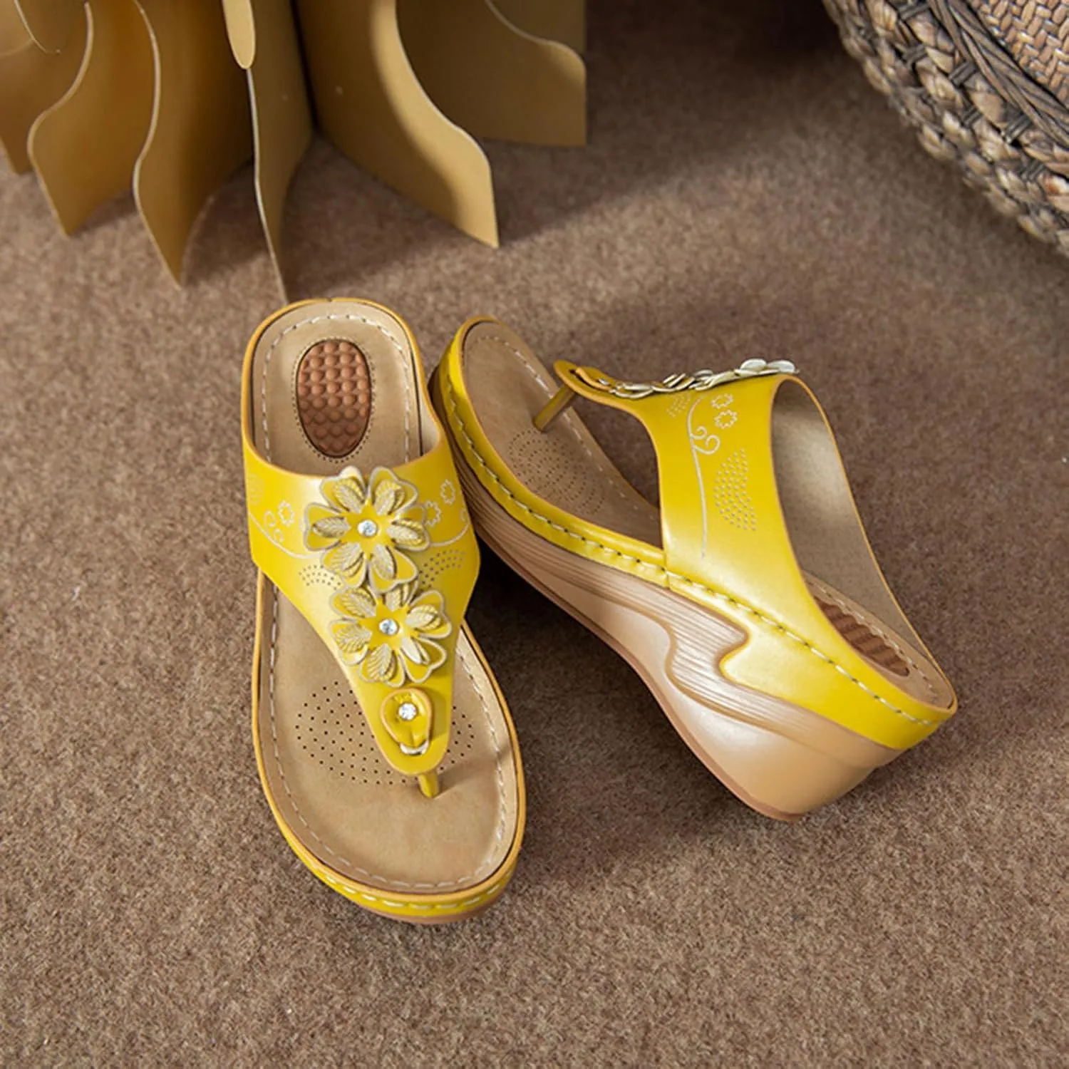 Women's Height Increasing Thong Sandal Arch Support Platform Trendy Slipper Clip Toe Floral Embellished Flip Flop
