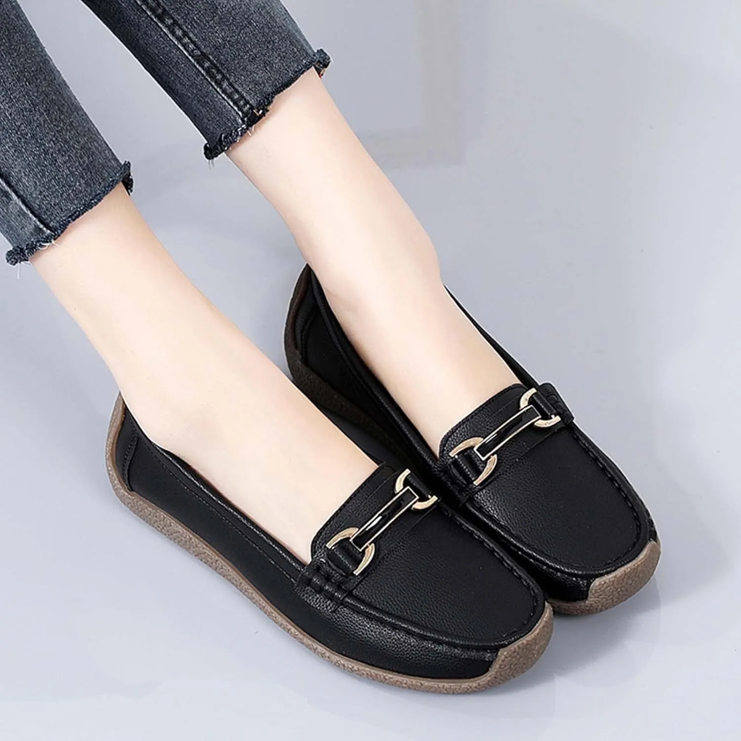 Women's Slip On Flats Loafers Leather Moccasins Walking Shoes Driving Penny Loafer with Anti-Slip Rubber Sole