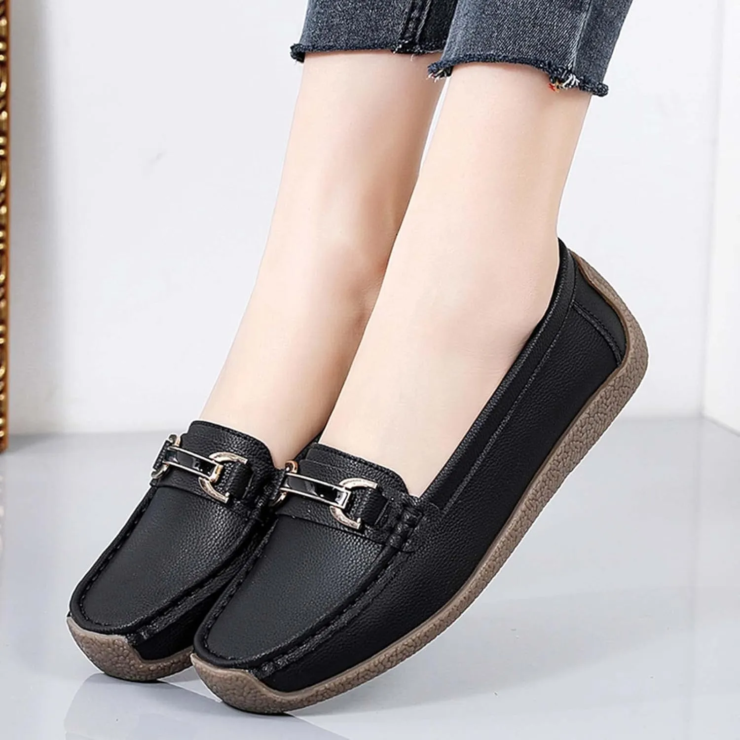 Women's Slip On Flats Loafers Leather Moccasins Walking Shoes Driving Penny Loafer with Anti-Slip Rubber Sole
