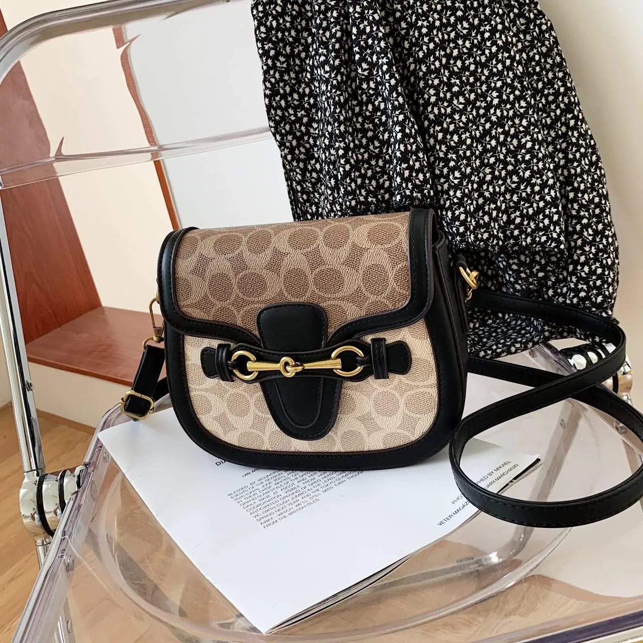 Women's Small Crossbody Bags with Golden Buckle Artificial Leather Purse Handbag in Fashionable Design